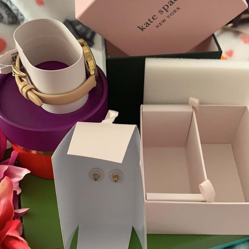 NWT! Kate Spade Watch & Earrings Set - Picture 11 of 16